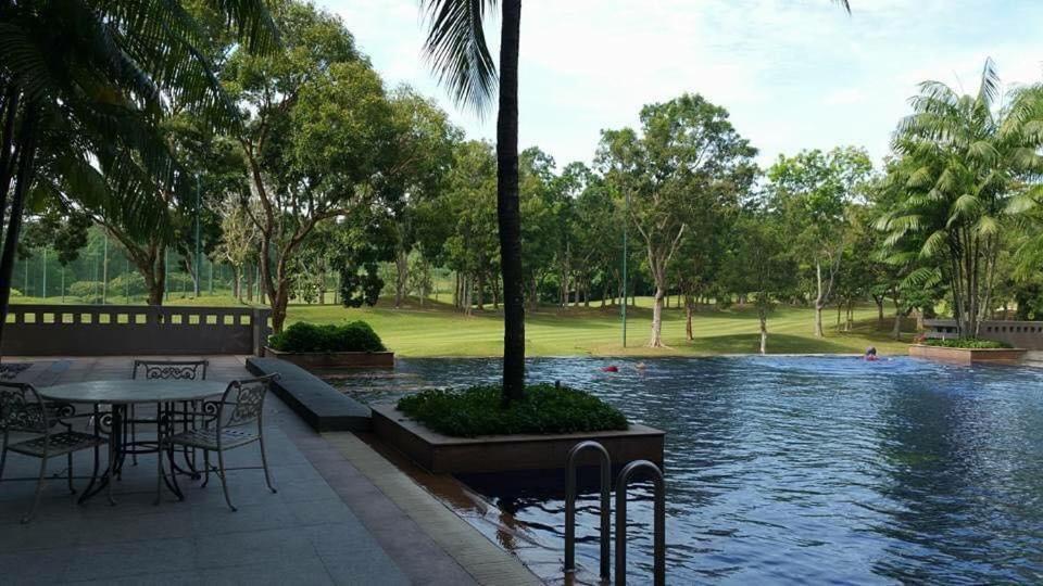 Garden View Pulai Springs Resort สกูได ภายนอก รูปภาพ
